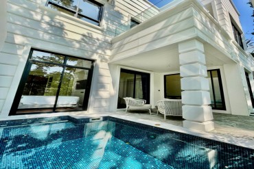 GPPC1320_B  Luxury Beachfront 2-bedroom Condo with private pool